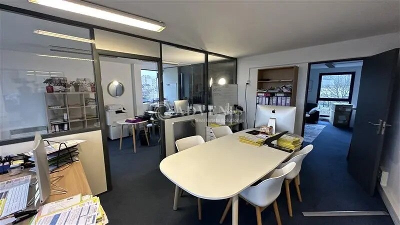 Bureau dans Joinville-le-Pont à louer - Photo de l’immeuble – Image 1 sur 5