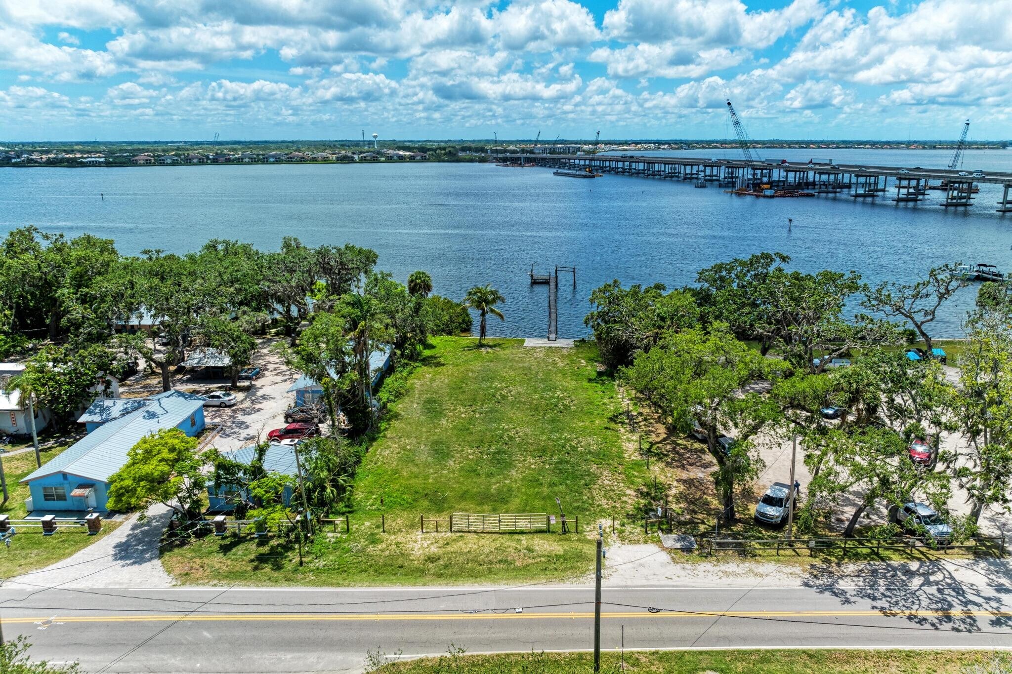 5815 18th St E, Ellenton, FL à vendre Photo de l’immeuble– Image 1 sur 26