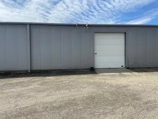 Local d’activités dans Vénissieux à louer - Photo de l’immeuble – Image 2 sur 6