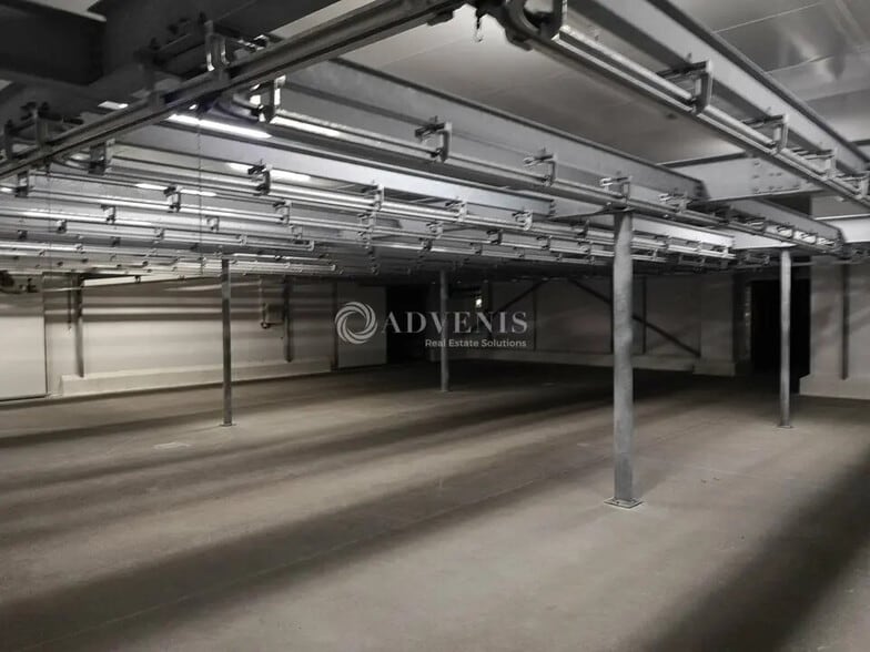 Industriel/Logistique dans Montbazon à vendre - Photo intérieure – Image 3 sur 8