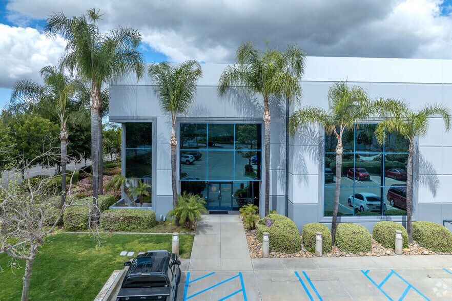 13200 Danielson St, Poway, CA à louer - Photo de l’immeuble – Image 3 sur 7