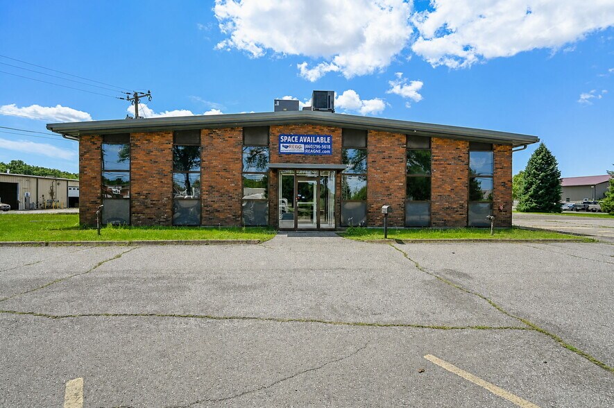 481 Sullivan Ave, South Windsor, CT à louer - Photo de l’immeuble – Image 2 sur 20