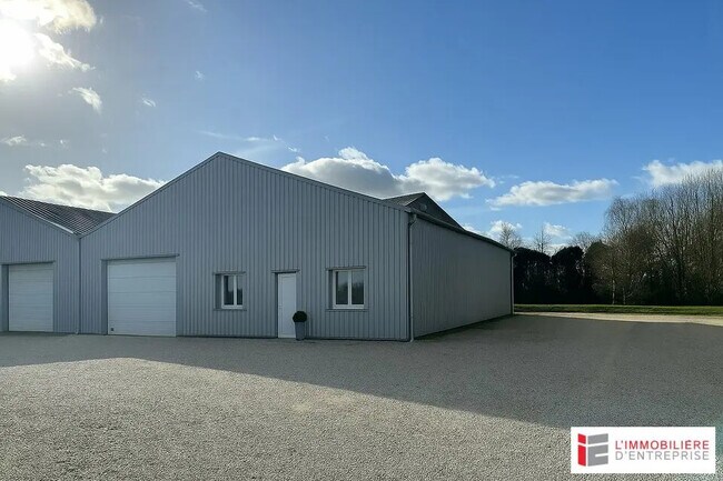 Plus de détails pour Local d'activités à louer