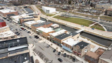 113 S Main St, West Bend, WI - VUE AÉRIENNE  vue de carte