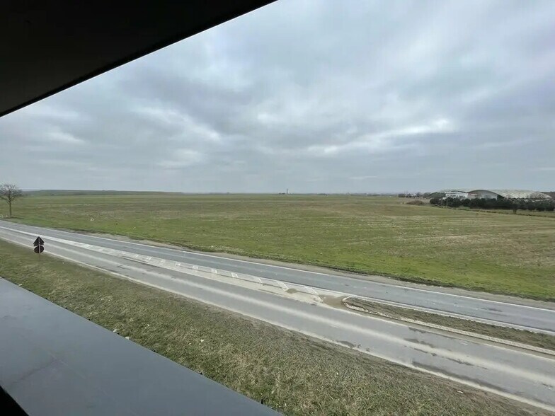 Local d’activités dans Le Mesnil-Amelot à louer - Aérien – Image 3 sur 13