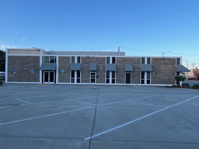 905 S A St, Oxnard, CA à louer Photo de l’immeuble– Image 1 sur 7