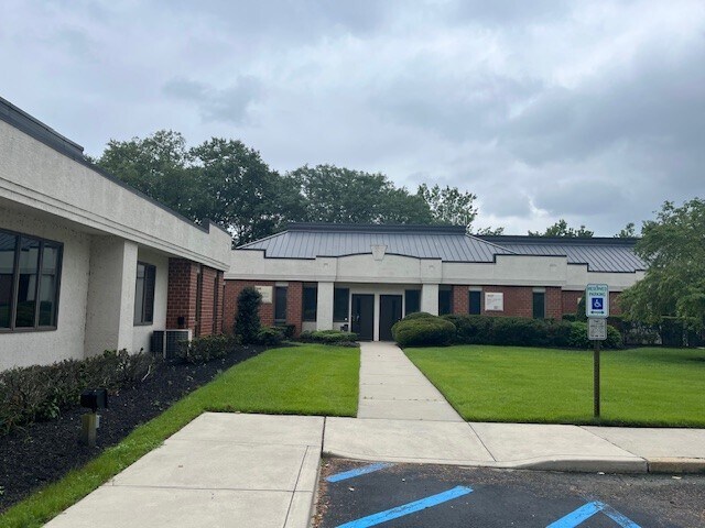 2301 E Evesham Rd, Voorhees, NJ à vendre - Photo de l’immeuble – Image 2 sur 4