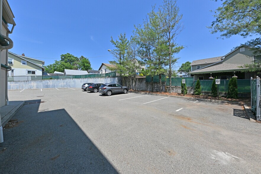 59 Lincoln Ave, Fair Lawn, NJ à vendre - Photo de l’immeuble – Image 3 sur 37