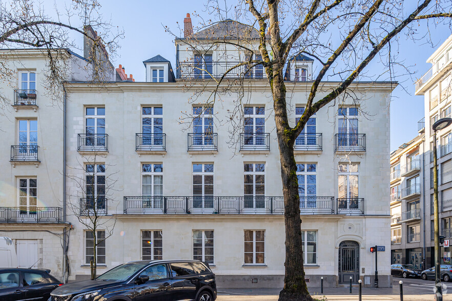 Bureau dans Nantes à louer - Photo de l’immeuble – Image 2 sur 3