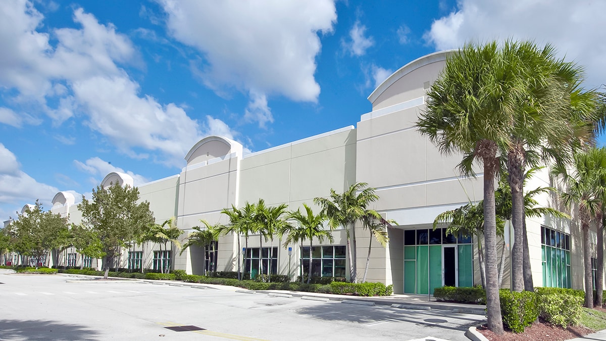 2100 SW 2nd St, Pompano Beach, FL à louer Photo de l’immeuble– Image 1 sur 1