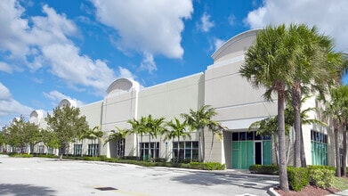 2100 SW 2nd St, Pompano Beach, FL à louer Photo de l’immeuble– Image 1 sur 1