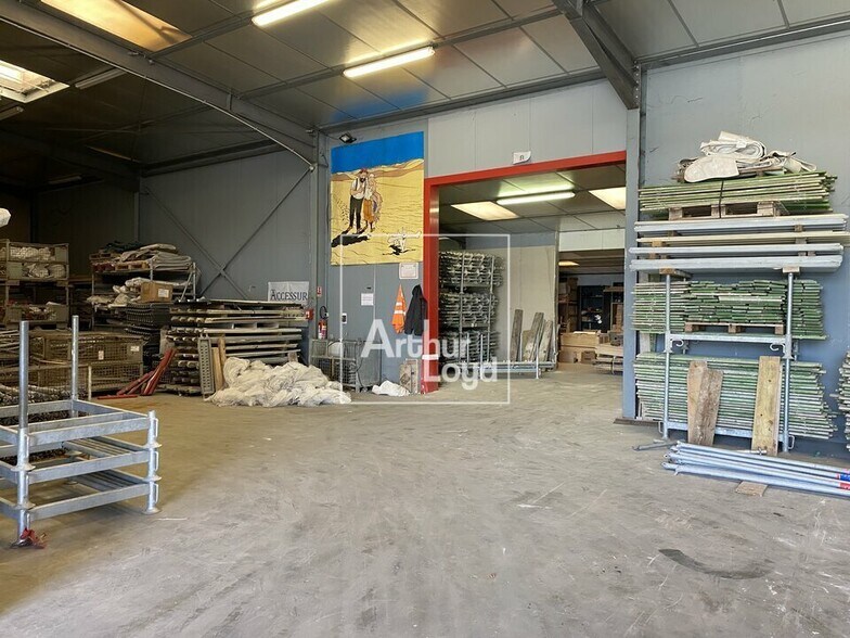 Local d'activités dans Varennes-Jarcy à vendre - Photo intérieure – Image 2 sur 6