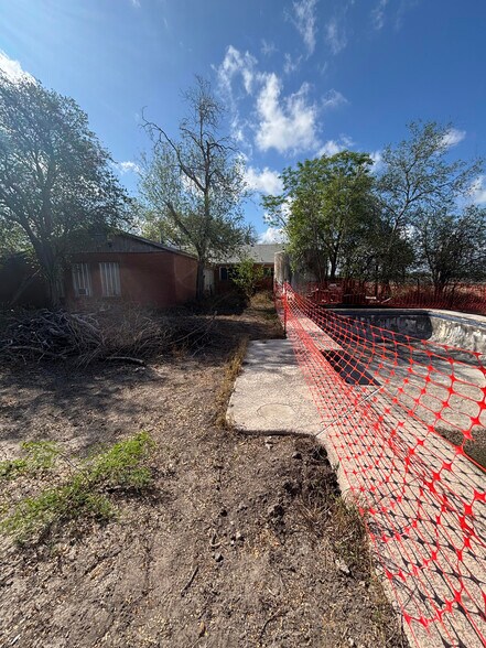 369 Edith Dr, Alice, TX à vendre - Photo de l’immeuble – Image 3 sur 7