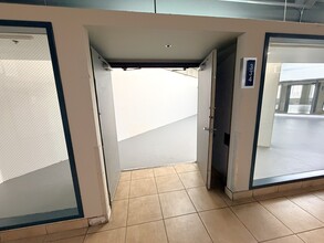 305 E 9th St, Los Angeles, CA à louer Photo intérieure– Image 2 sur 10