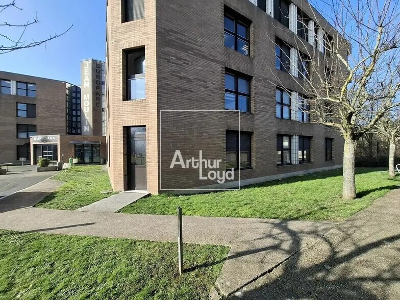 Bureau dans Torcy à louer - Photo principale – Image 1 sur 6