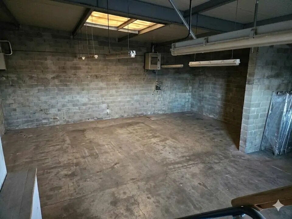 Industriel/Logistique dans Messimy à louer Photo de l’immeuble– Image 1 sur 6