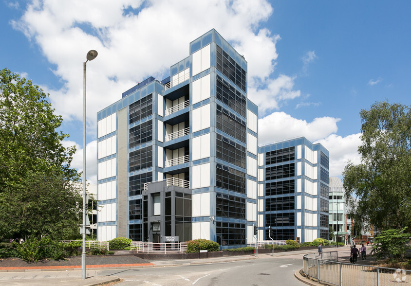 1 Milford St, Swindon à louer - Photo de l’immeuble – Image 1 sur 9