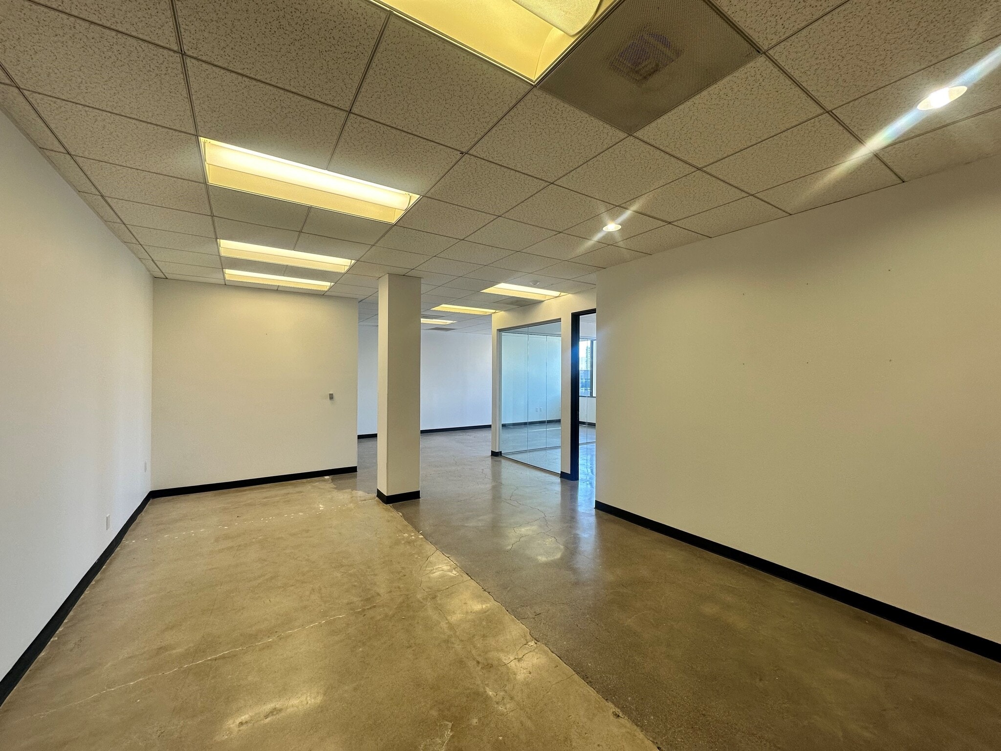 200 Pine Ave, Long Beach, CA à louer Photo intérieure– Image 1 sur 4