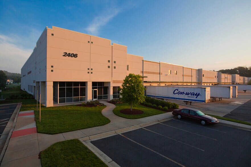 2406 Tech Center Pky, Lawrenceville, GA à louer - Photo de l’immeuble – Image 2 sur 2