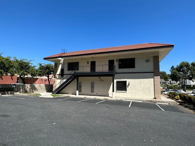1081 S Grand Ave, Diamond Bar, CA à louer - Photo de l’immeuble – Image 3 sur 6