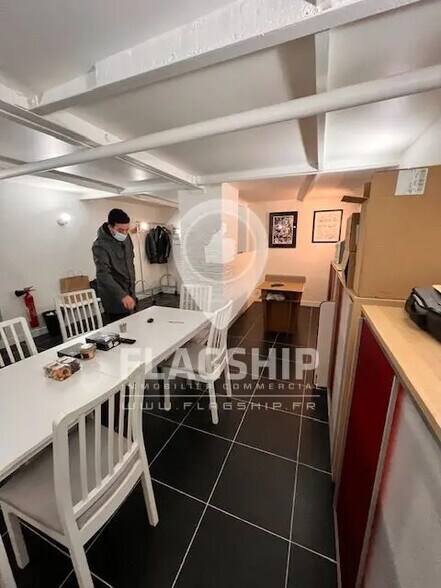 Local commercial dans Paris à louer - Photo de l’immeuble – Image 3 sur 5