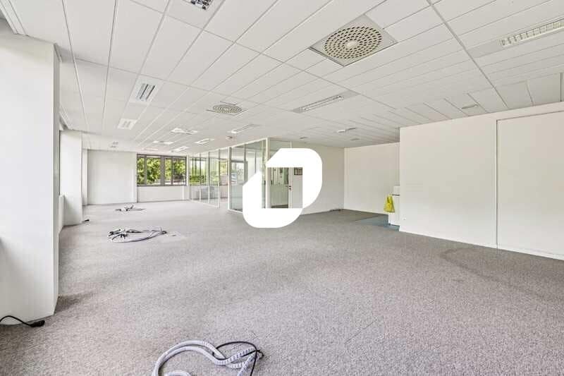 Bureau dans Roissy-en-France à louer - Photo intérieure – Image 3 sur 15