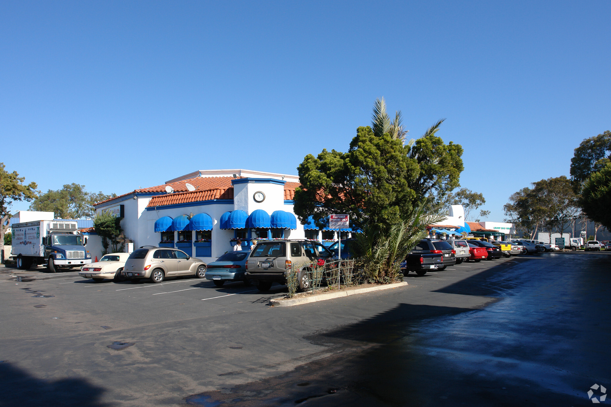 6118 Paseo Del Norte, Carlsbad, CA à louer Photo de l’immeuble– Image 1 sur 5