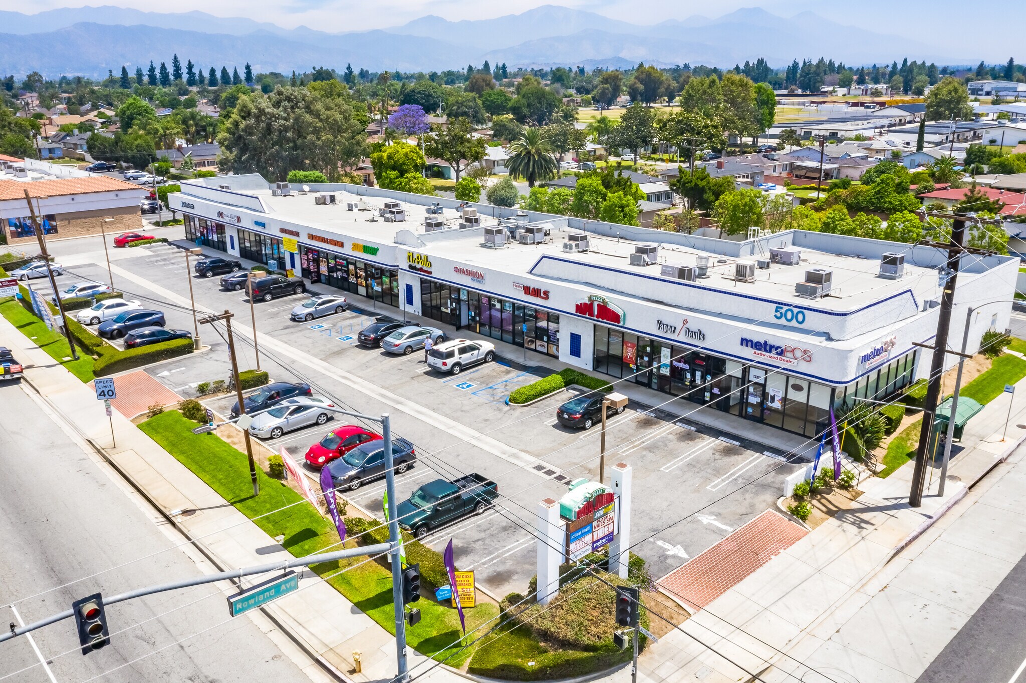 500 N Azusa Ave, West Covina, CA à louer Photo de l’immeuble– Image 1 sur 5