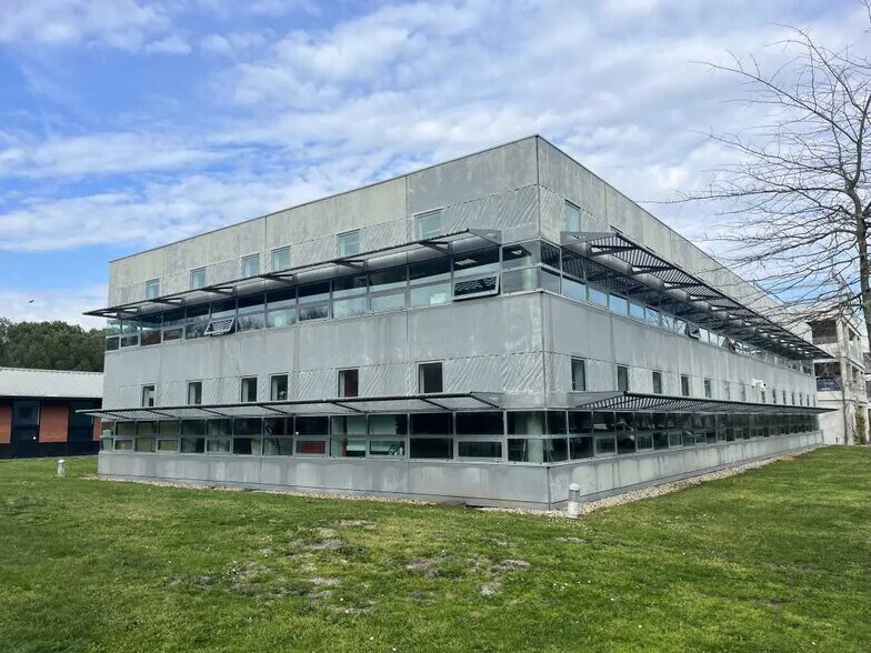 Bureau dans Mérignac à louer - Photo de l’immeuble – Image 1 sur 10