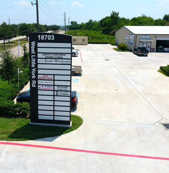 18703 W Little York Rd, Katy, TX à louer - Photo de l’immeuble – Image 2 sur 4