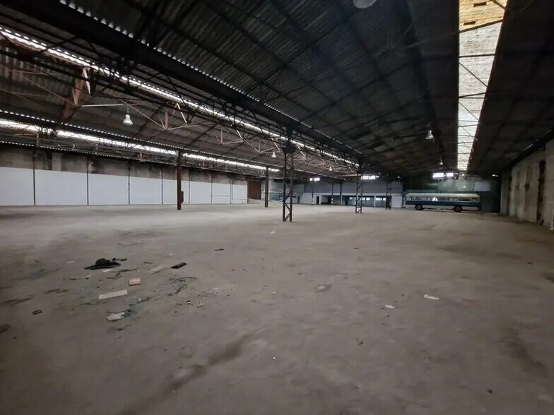 Industriel/Logistique dans La Trinité à louer - Photo intérieure – Image 2 sur 4