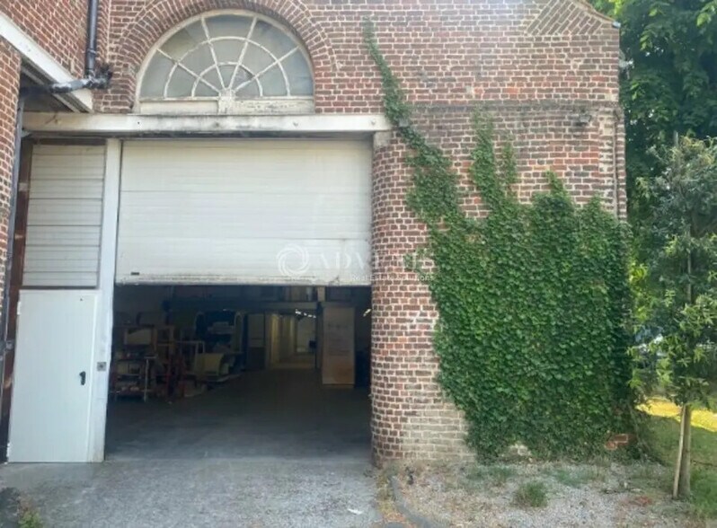 Local d’activités dans VILLENEUVE-D'ASCQ à louer - Photo de l’immeuble – Image 3 sur 4