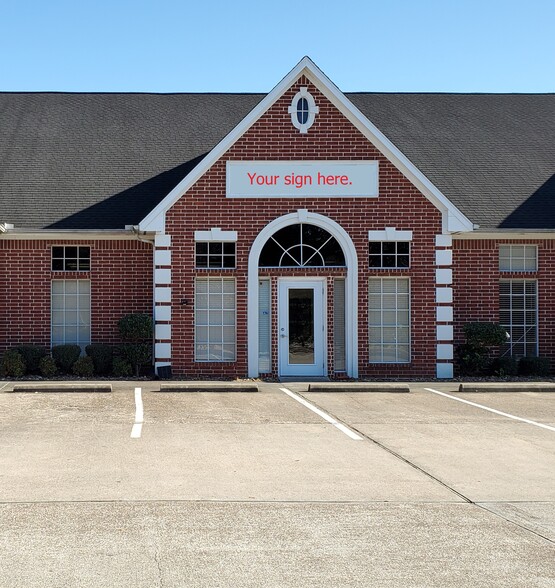415 E Parkwood Ave, Friendswood, TX à louer - Photo de l’immeuble – Image 3 sur 12