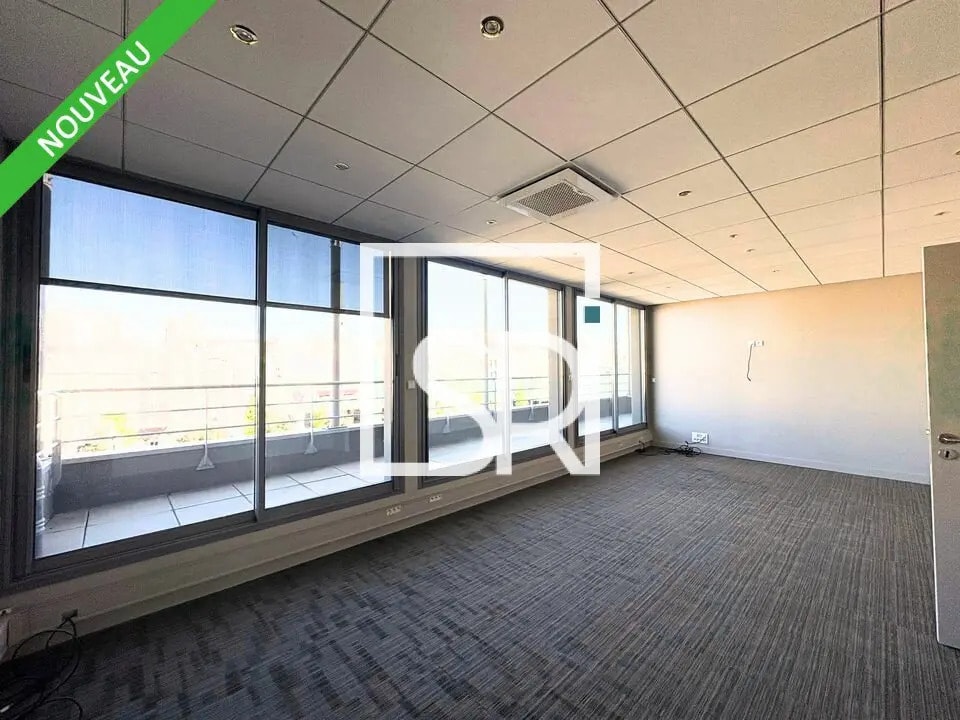 Bureau dans Clermont-Ferrand à louer Photo de l’immeuble– Image 1 sur 22