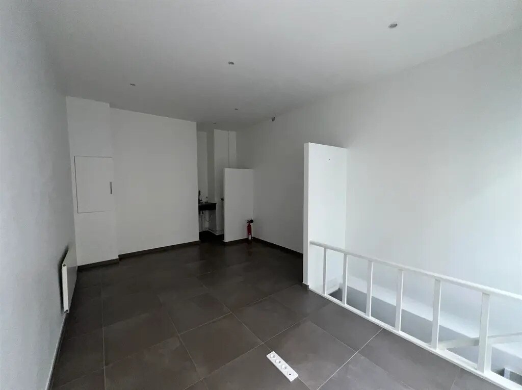 Local commercial dans Paris à louer Photo de l’immeuble– Image 1 sur 5