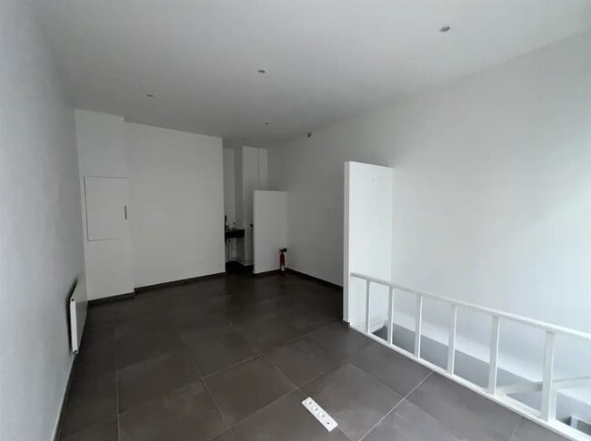 Plus de détails pour Local commercial à louer