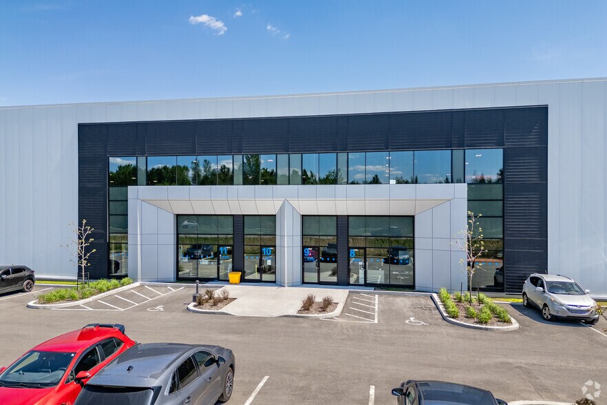 13255 Boul Henri-Fabre O, Mirabel, QC à louer - Photo de l’immeuble – Image 3 sur 4