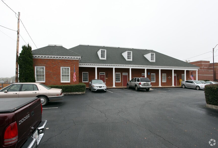 203-207 E Taylor St, Griffin, GA à louer - Photo de l’immeuble – Image 2 sur 2