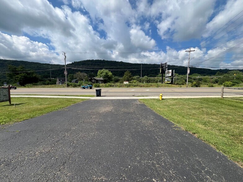 390 W Morris St, Bath, NY à vendre - Photo de l’immeuble – Image 3 sur 7