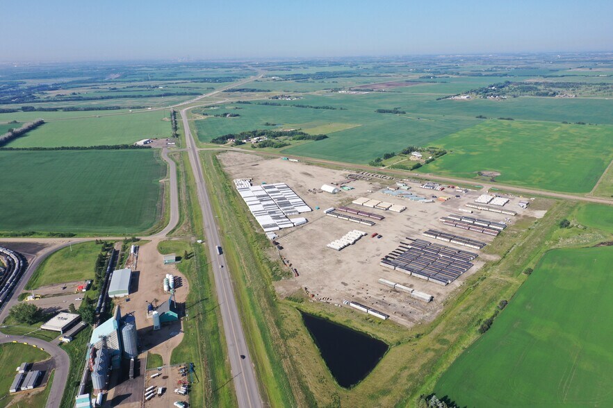 825 & Range Rd, Sturgeon County, AB à vendre - Photo de l’immeuble – Image 3 sur 5