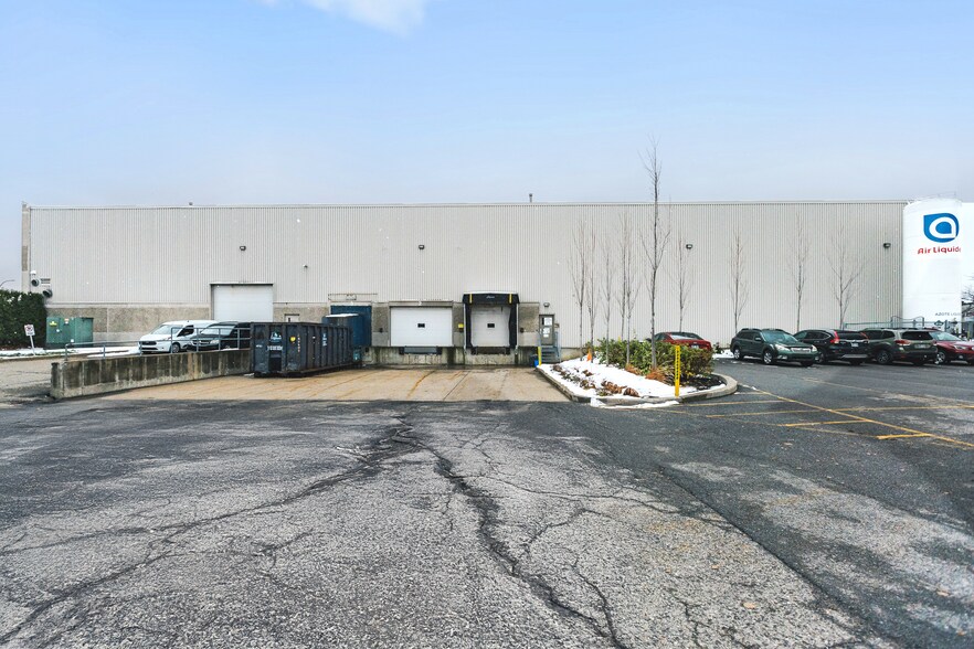 16715 Boul Hymus, Kirkland, QC à vendre - Photo de l’immeuble – Image 3 sur 5