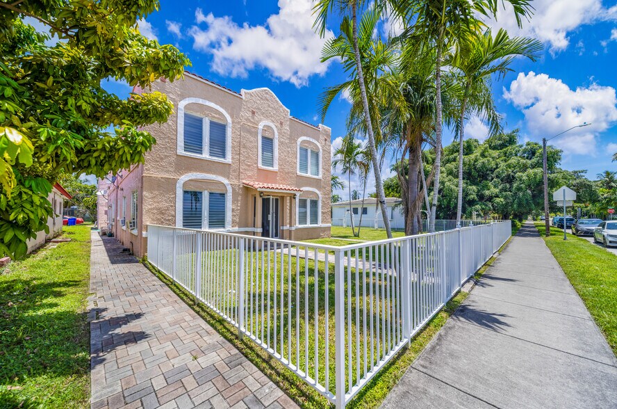 1621 Van Buren St, Hollywood, FL à vendre - Photo de l’immeuble – Image 2 sur 31