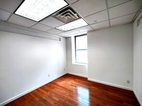 315 Fifth Ave, New York, NY à louer Photo intérieure– Image 2 sur 6