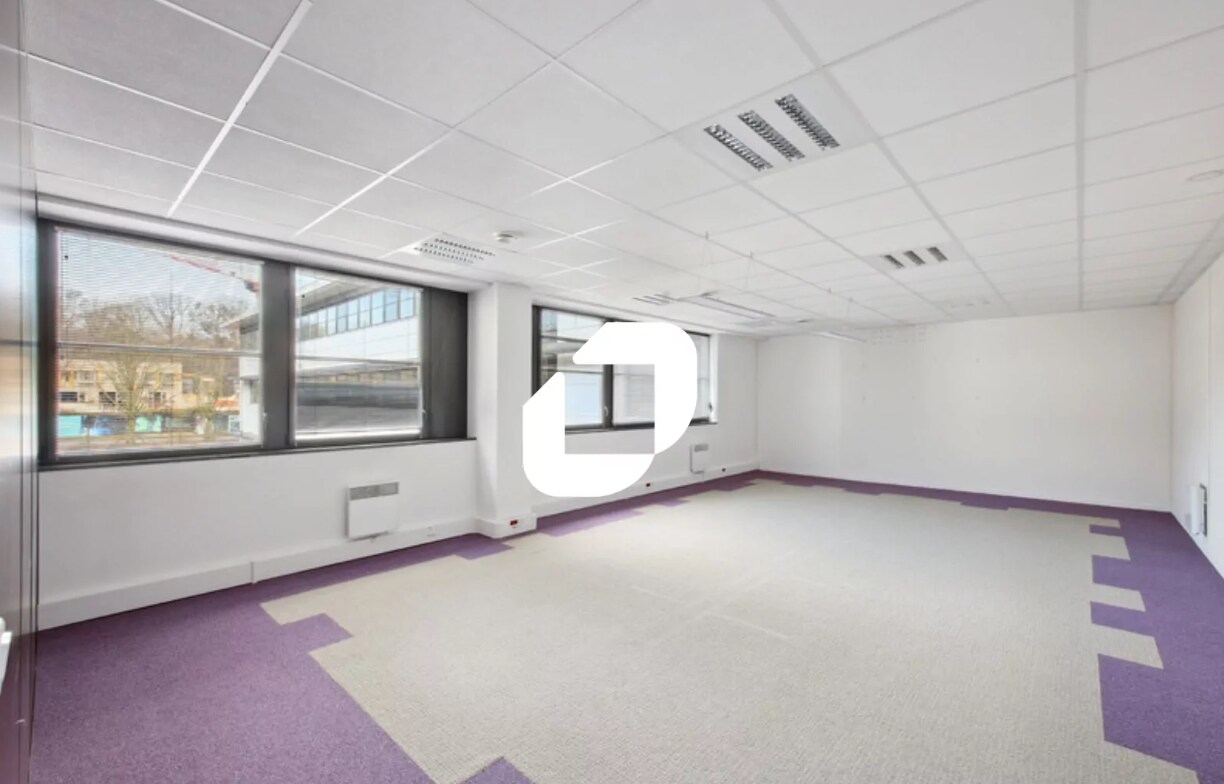 Bureau dans Bruyères-le-Châtel à louer Photo intérieure– Image 1 sur 4