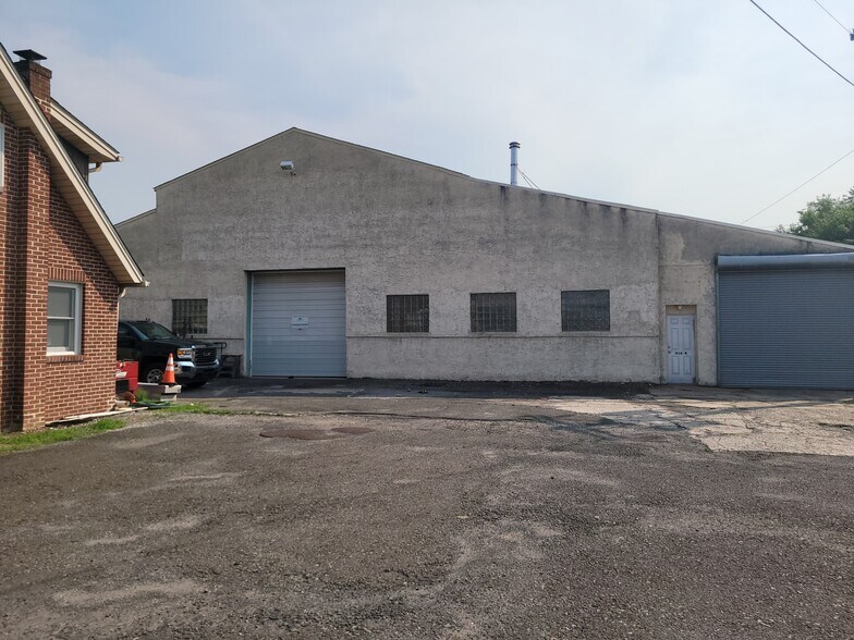 834 W 3rd St, Lansdale, PA à vendre - Photo de l’immeuble – Image 2 sur 4