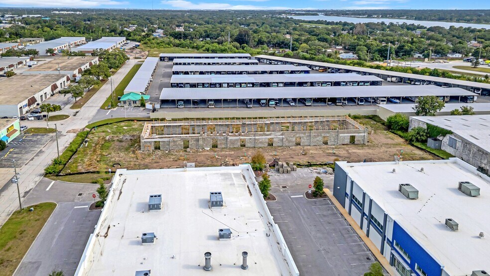 9310 Ulmerton Rd, Largo, FL à louer - Photo de l’immeuble – Image 3 sur 17