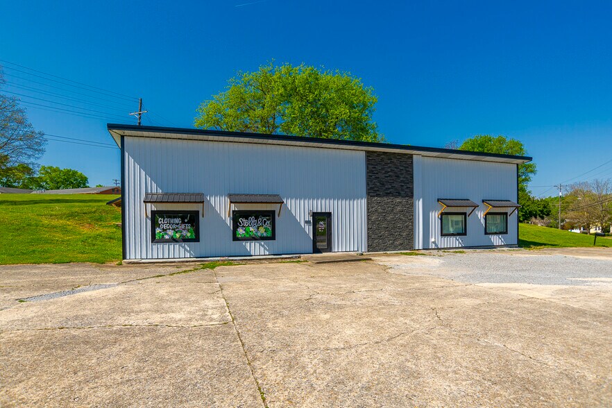806 Washington St W, Fayetteville, TN à vendre - Photo de l’immeuble – Image 2 sur 23