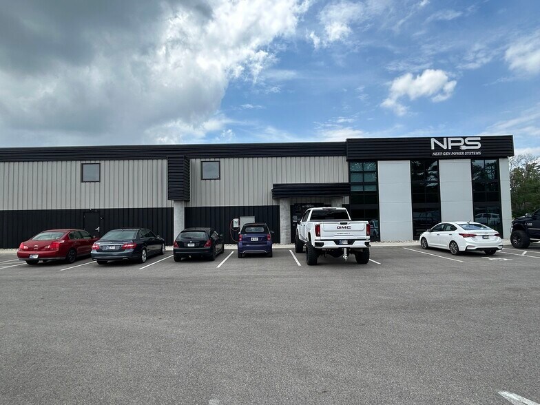 1827 County Road 6 E, Elkhart, IN à vendre - Photo de l’immeuble – Image 3 sur 12