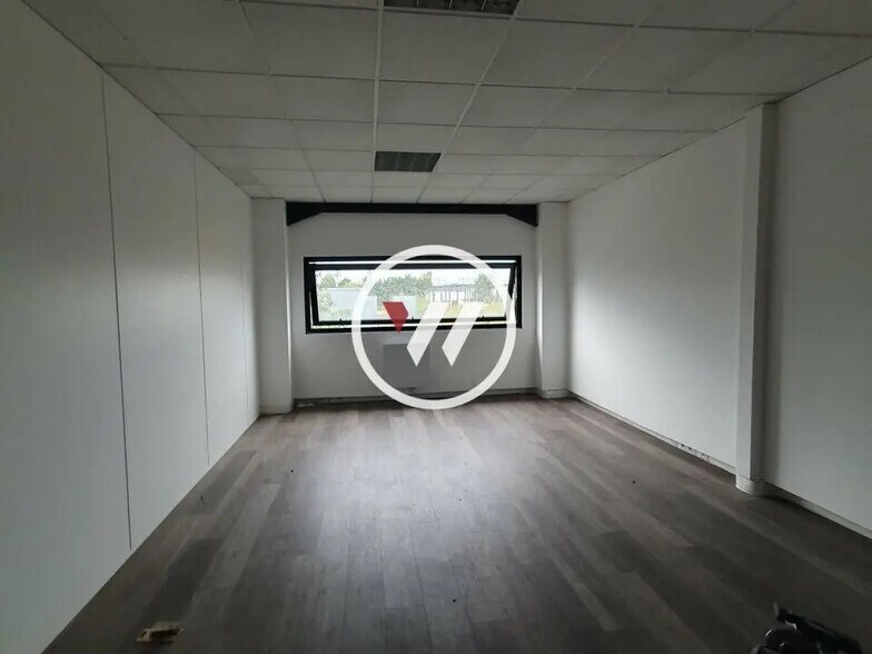 Bureau dans Tremblay-en-France à louer - Photo intérieure – Image 2 sur 3