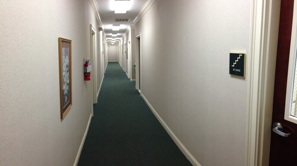 5816 Creedmoor Rd, Raleigh, NC à louer - Photo intérieure – Image 3 sur 34